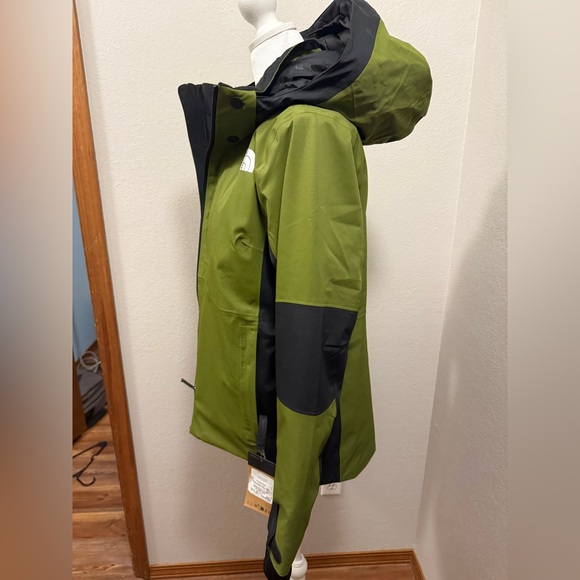 The North Face
Lenado Insulated Jacket - Women's Medium - Picture 4 of 11